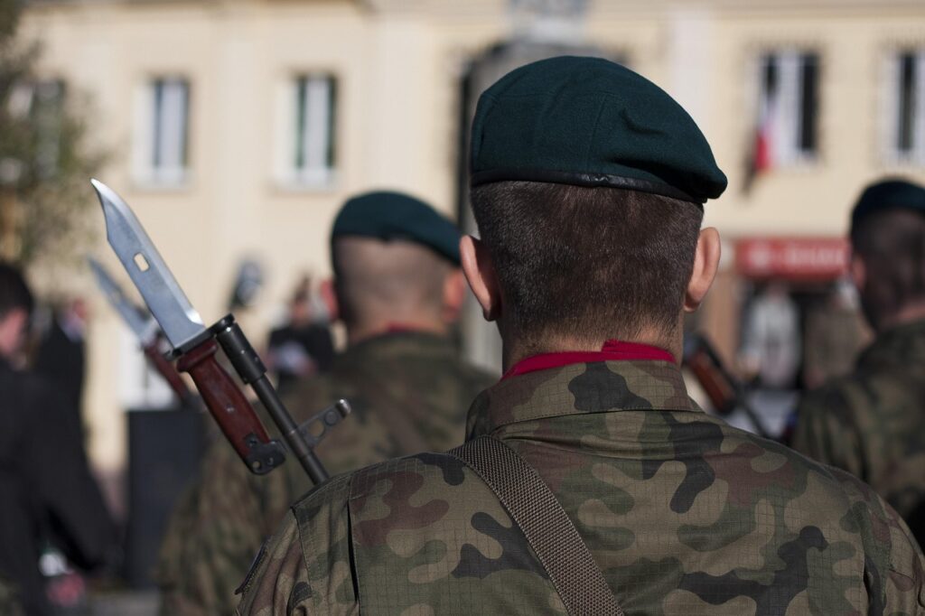 découvrez les réalités et enjeux entourant la présence d'un homme armé, une situation qui soulève des questions de sécurité, de législation et de gestion de crise. plongez dans une analyse approfondie des impacts sociaux et psychologiques de ces événements.