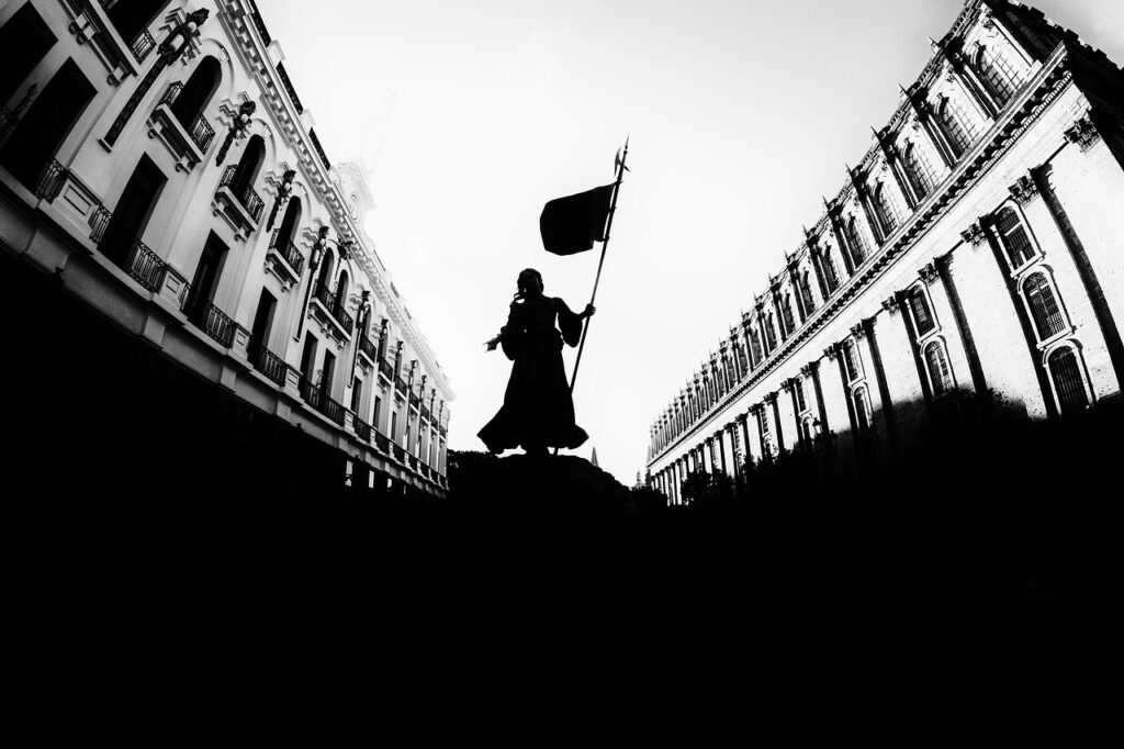 découvrez béatrice helg, une artiste contemporaine reconnue pour ses œuvres fascinantes alliant photographie et sculpture. explorez son univers créatif et son impact sur l'art moderne.