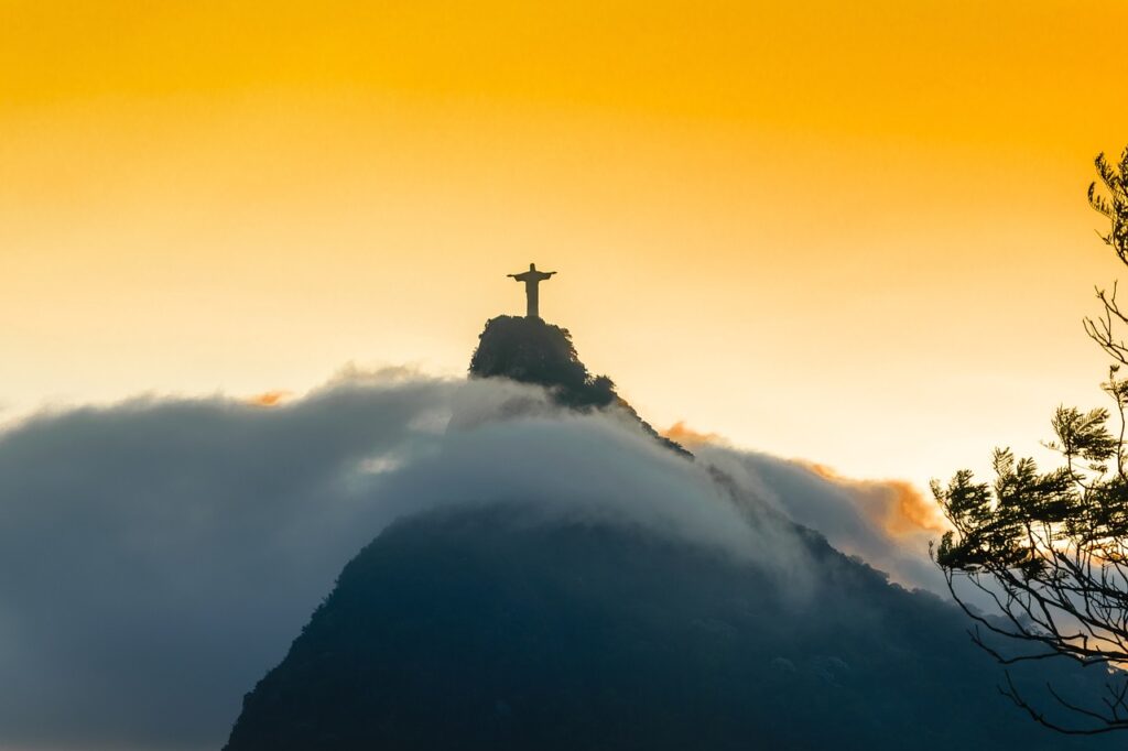 découvrez le brésil, un pays vibrant aux paysages diversifiés, riche en culture, en musique et en gastronomie. explorez ses plages paradisiaques, ses forêts tropicales et ses villes animées comme rio de janeiro et sao paulo. plongez dans l'héritage unique du pays et laissez-vous séduire par la joie de vivre brésilienne.