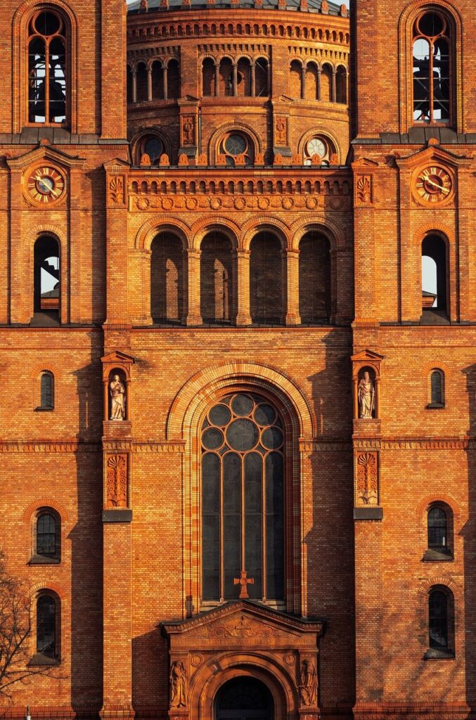 découvrez l'univers fascinant de l'architecture, entre innovation et tradition. explorez les styles, les techniques et les projets emblématiques qui façonnent notre environnement et enrichissent notre patrimoine culturel.