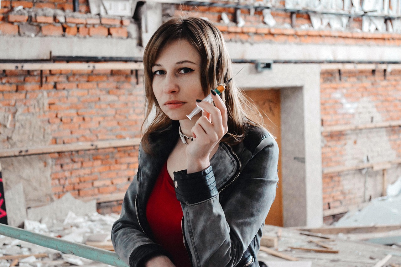 découvrez les enjeux et les conséquences du trafic de drogue, un phénomène complexe touchant la société, la sécurité et l'économie à l'échelle mondiale.