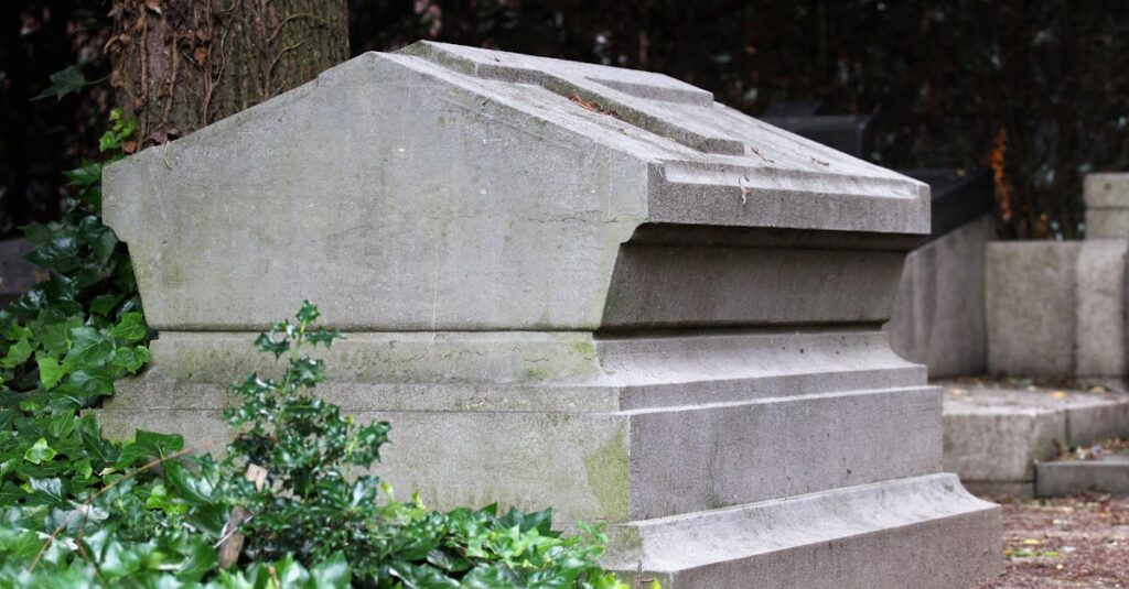 consultez les avis de décès récents pour honorer la mémoire de vos proches et rester informé des dernières annonces funéraires.